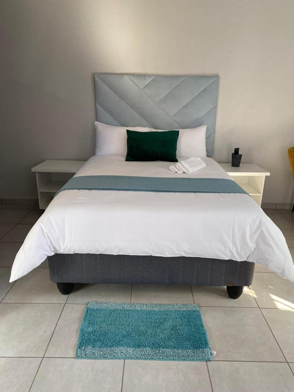 Divine Guest Lodge 勒斯滕堡 外观 照片